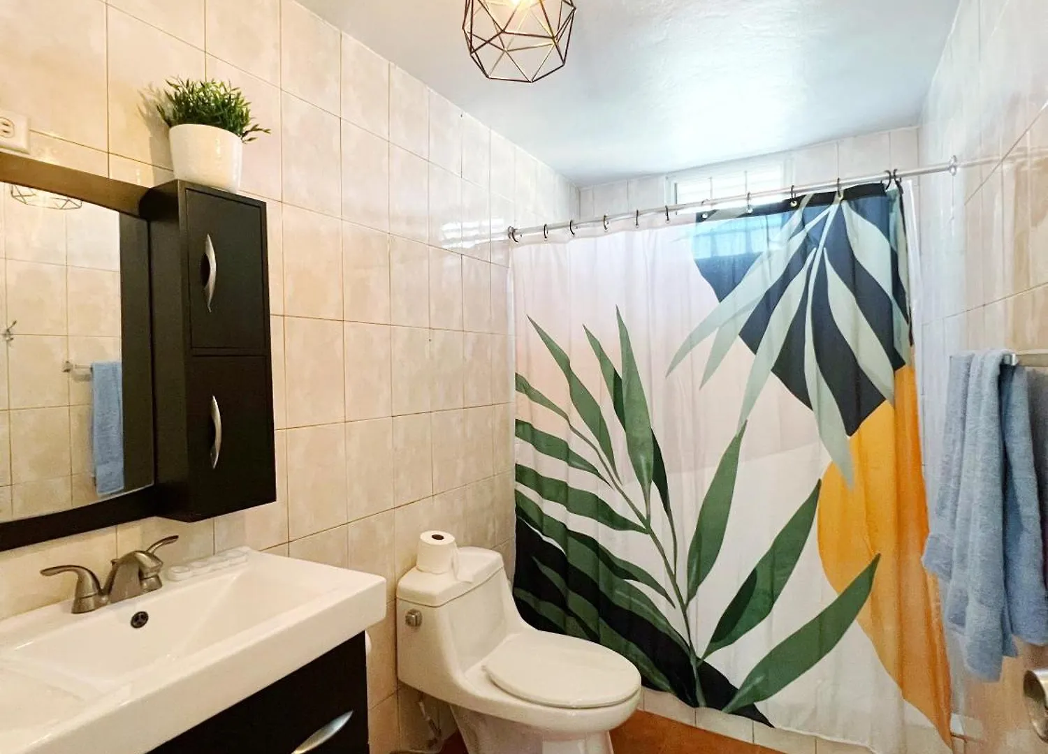 Spacious 2 Bedroom In San Juan+Parking - Steps To Beach Porto Rico